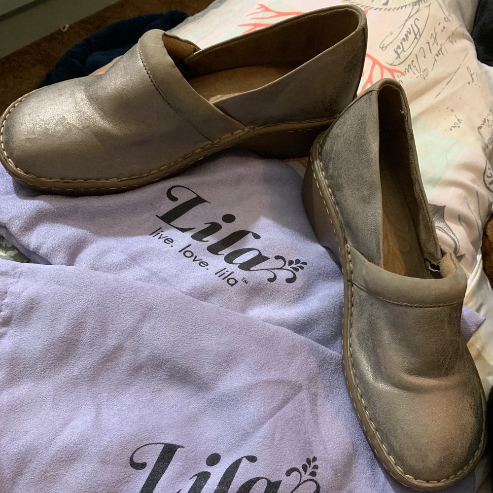Lila Pewter Nursing Clogs